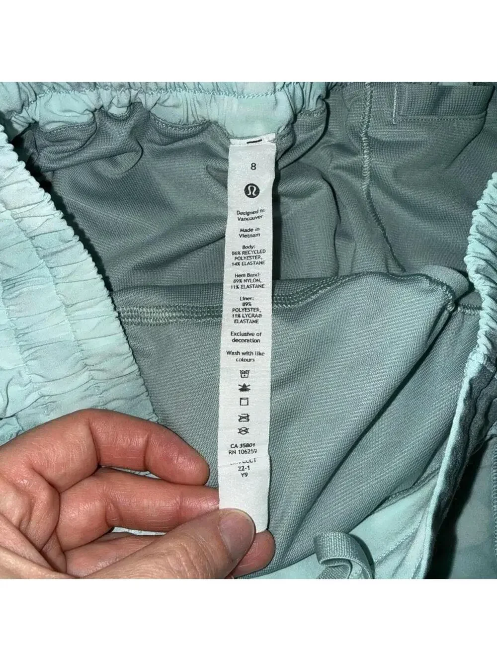 Lululemon womens Hotty Hot Low-Rise Lined Short 4